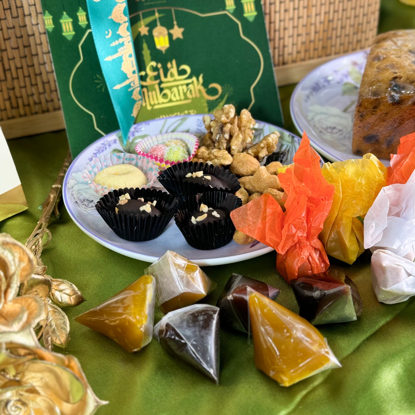 TAUFEEQ BOX
