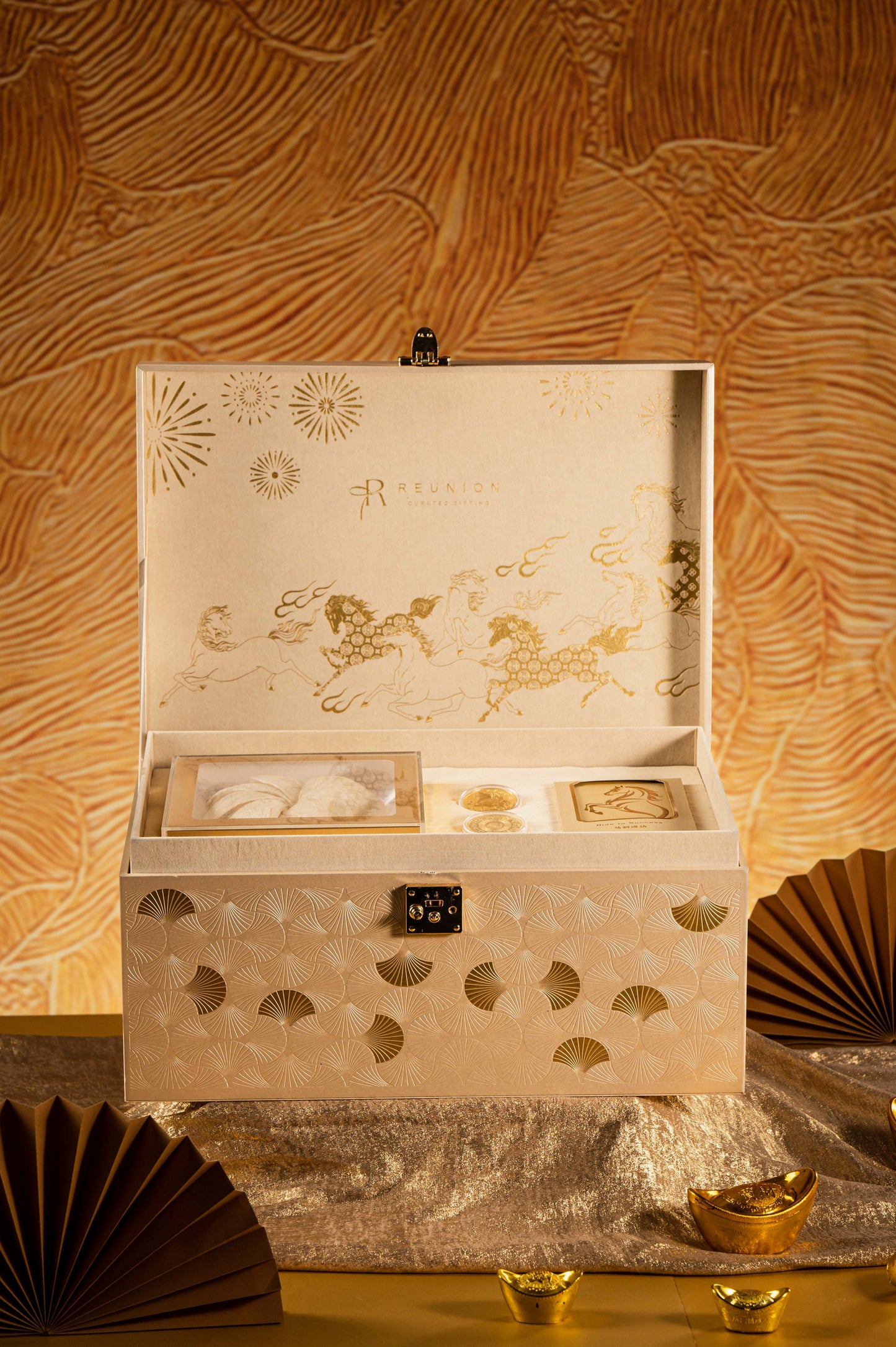 THE IMPERIAL COLLECTION 《至尊御禮》- 八方来财 (GOLD) HENNESSY XO COGNAC 2026 EDITION