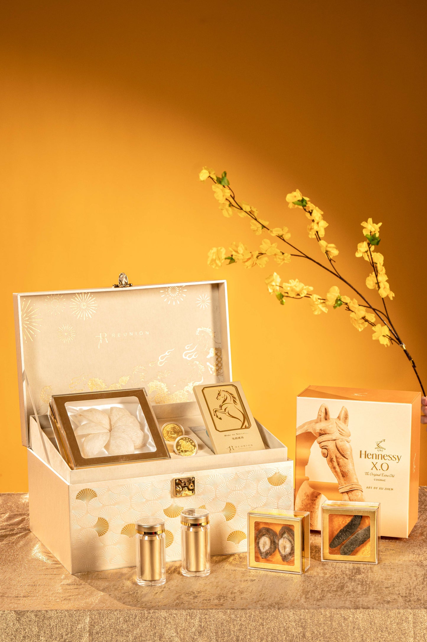 THE IMPERIAL COLLECTION 《至尊御禮》- 八方来财 (GOLD) HENNESSY XO COGNAC 2026 EDITION