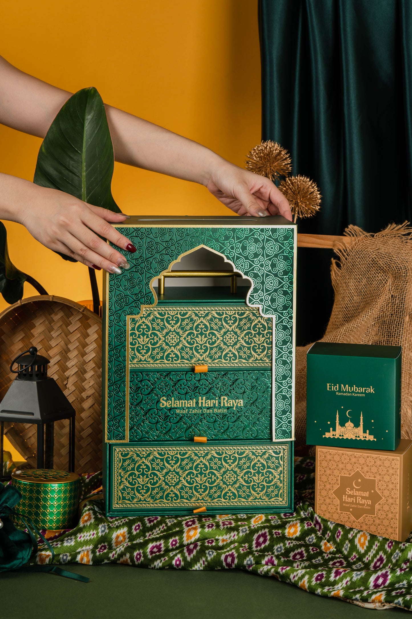 [RAYA LUXE] The Cookie Indulgence RAYA'25 GIFT BOX
